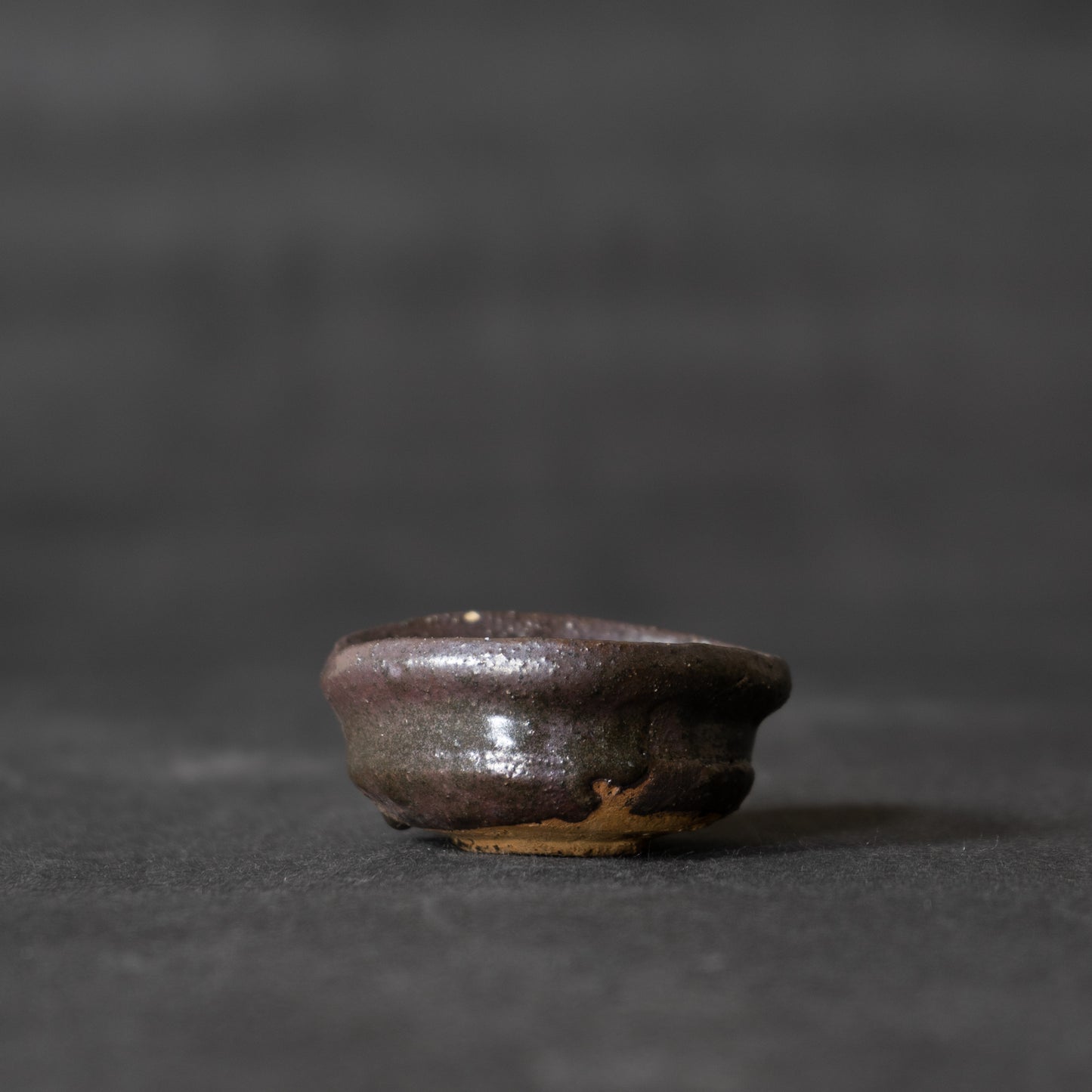 織部黒清酒杯 (st01590)
