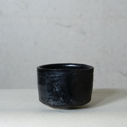 Hikidashiguro Chawan Tea Bowl (st02641)