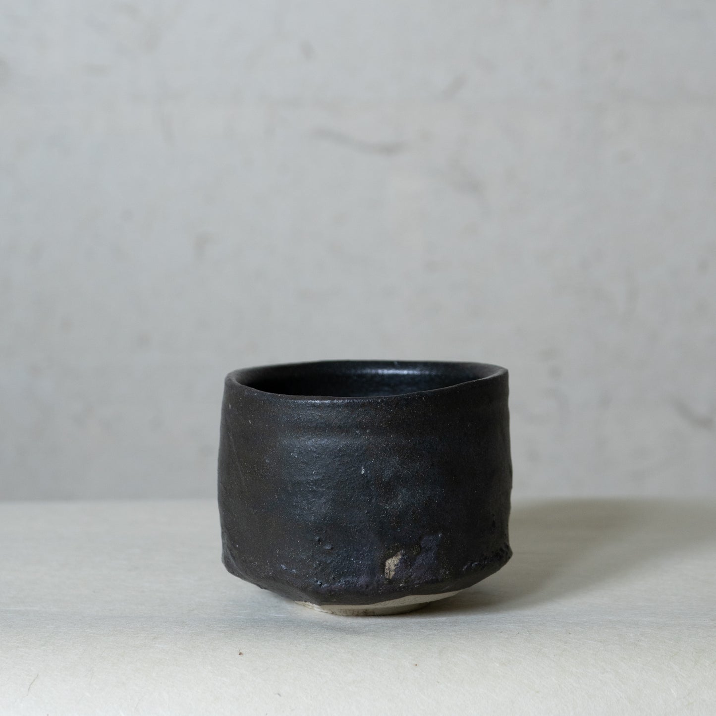 Hikidashiguro Chawan Tea Bowl (st02641)