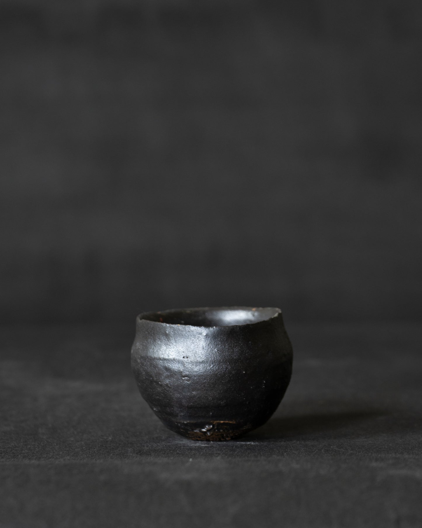黒唐津清酒杯 (st02760)